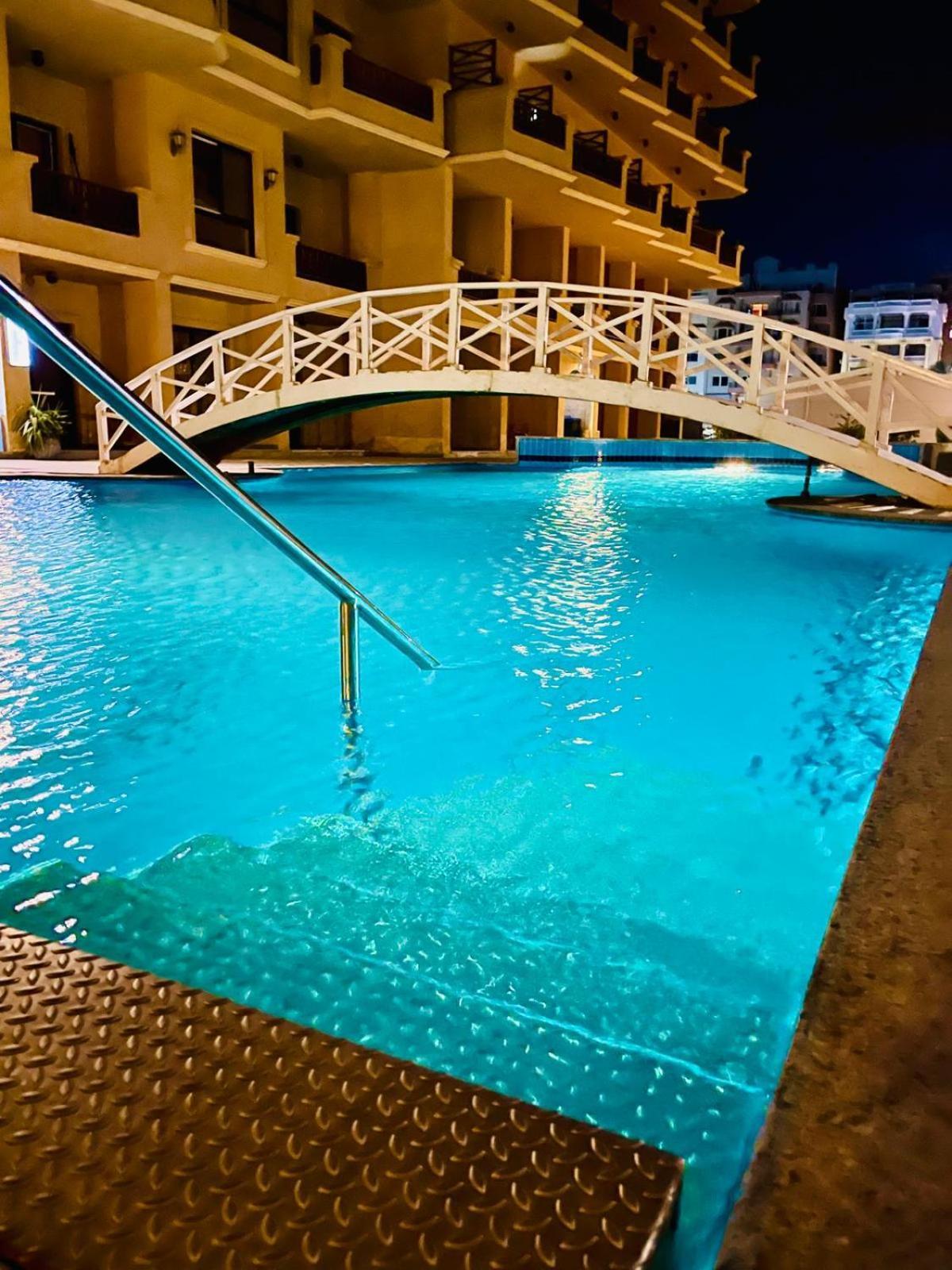Luna Blu Sea View Gurdaka